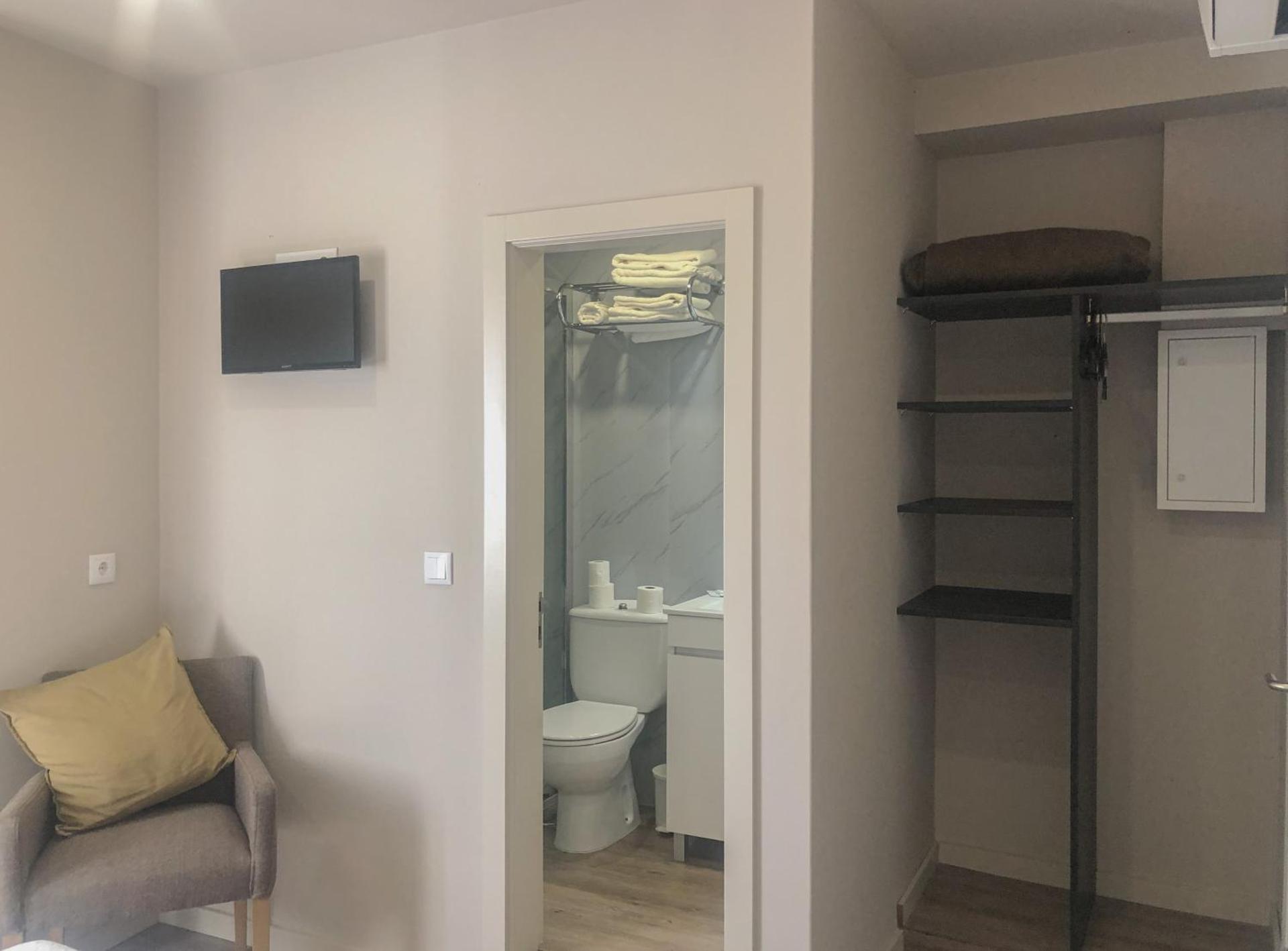 Communal lounge/ TV room