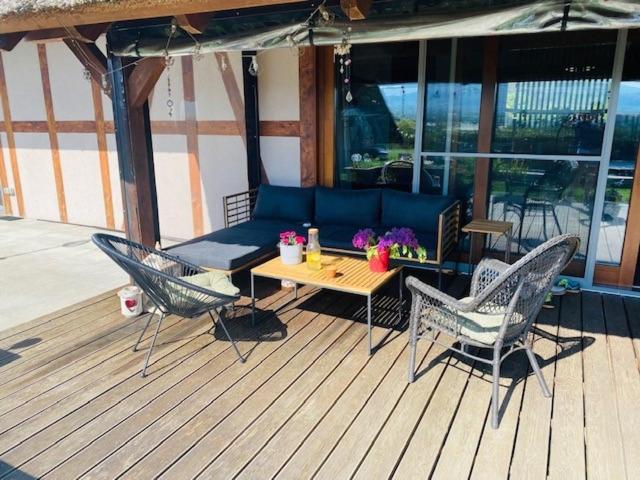 Chata pod strzechą w Beskidach