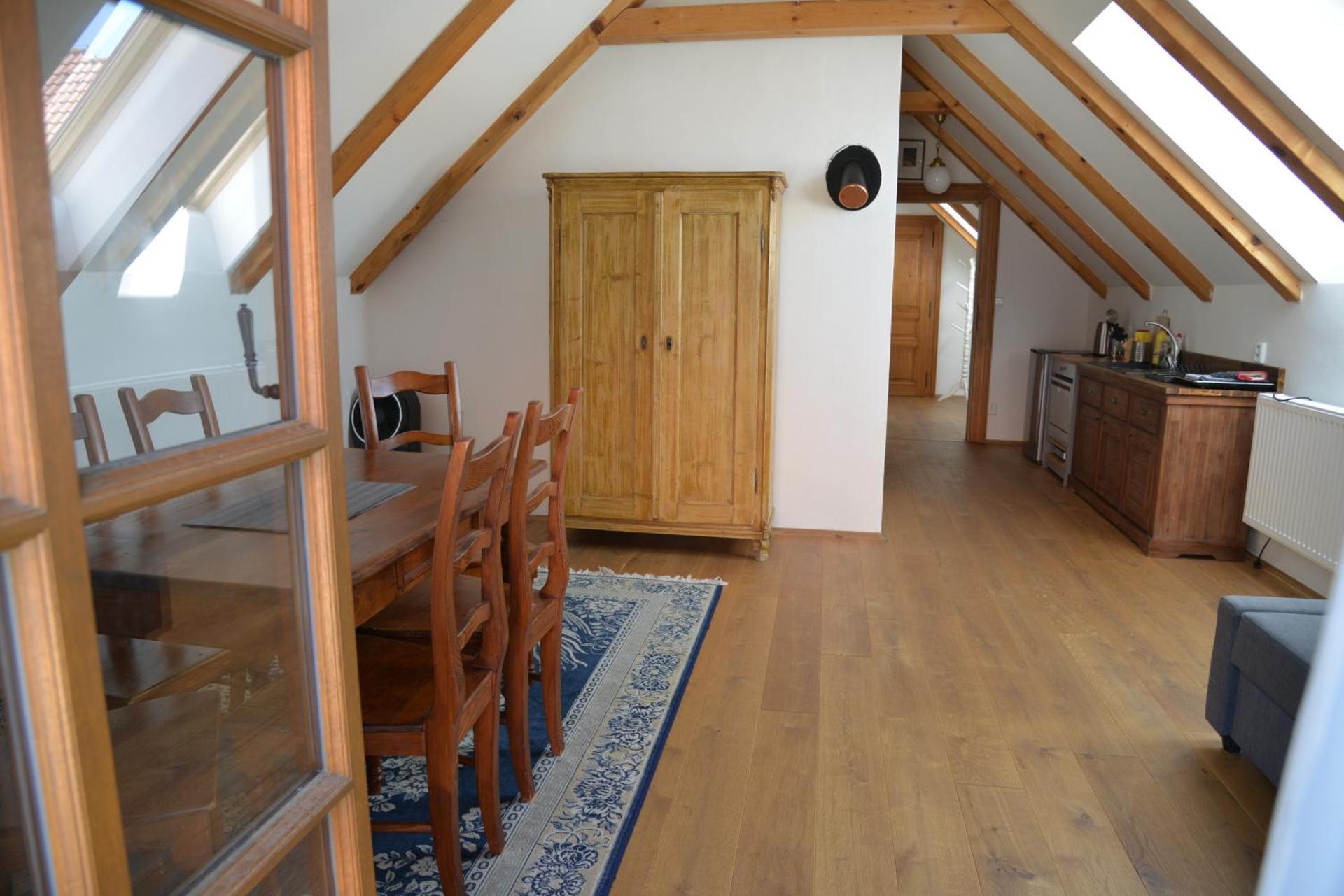 Photo of the whole room