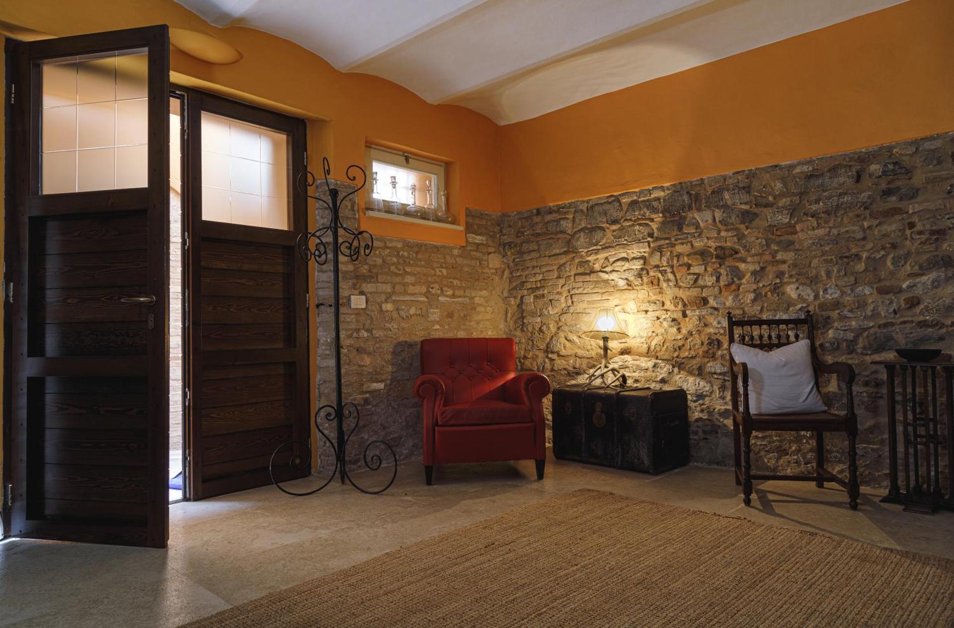 Communal lounge/ TV room