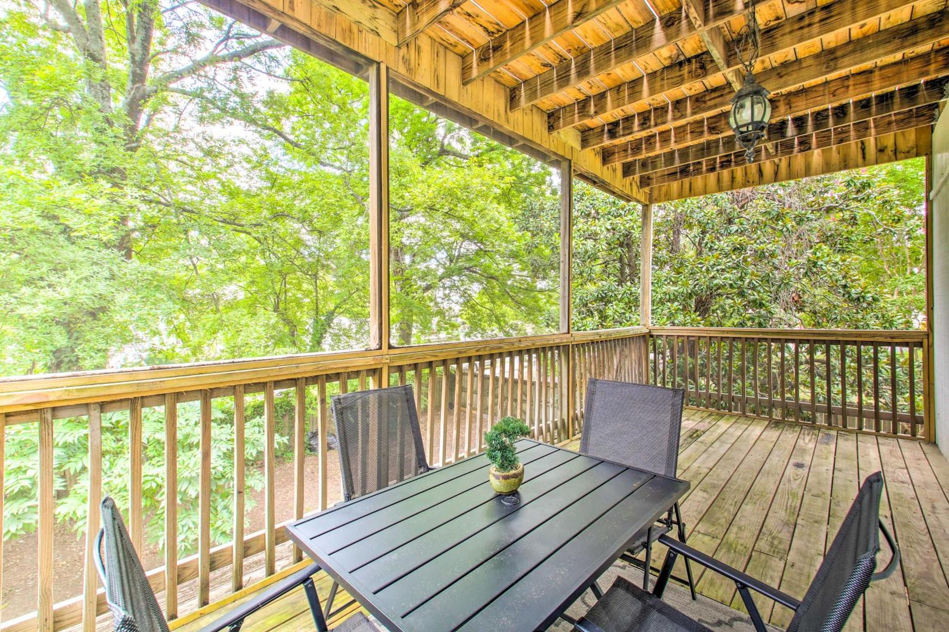 Historic Home Near Bathhouse Row in Hot Springs!