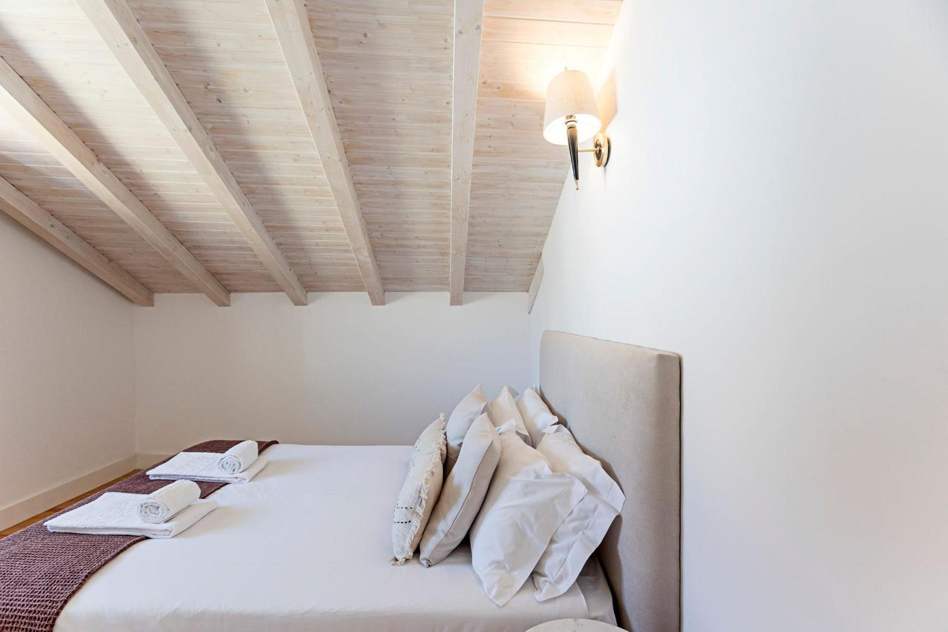 D. João IV Apartments by LovelyStay