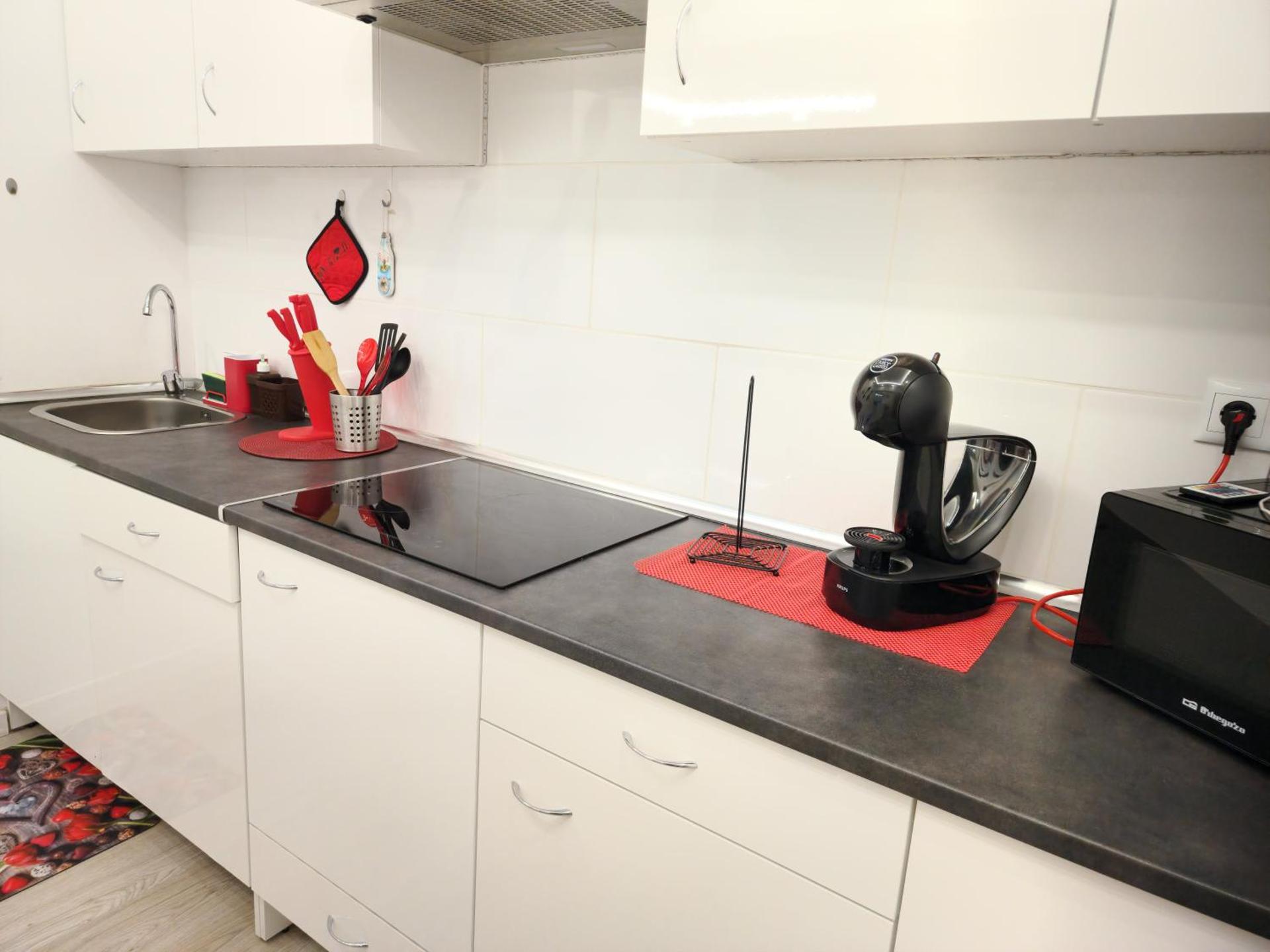 Kitchen or kitchenette