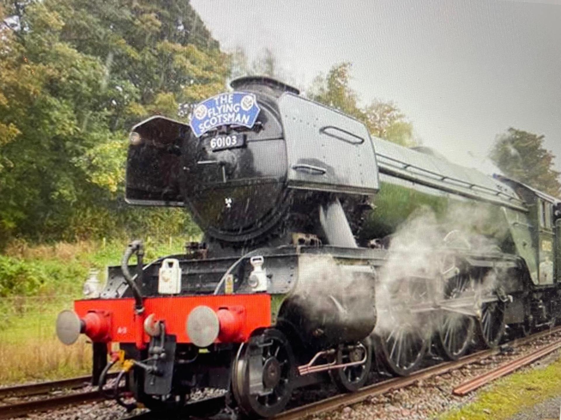 The Little Hideaway - Historic Gem off Haworth Main Street -Log Fire