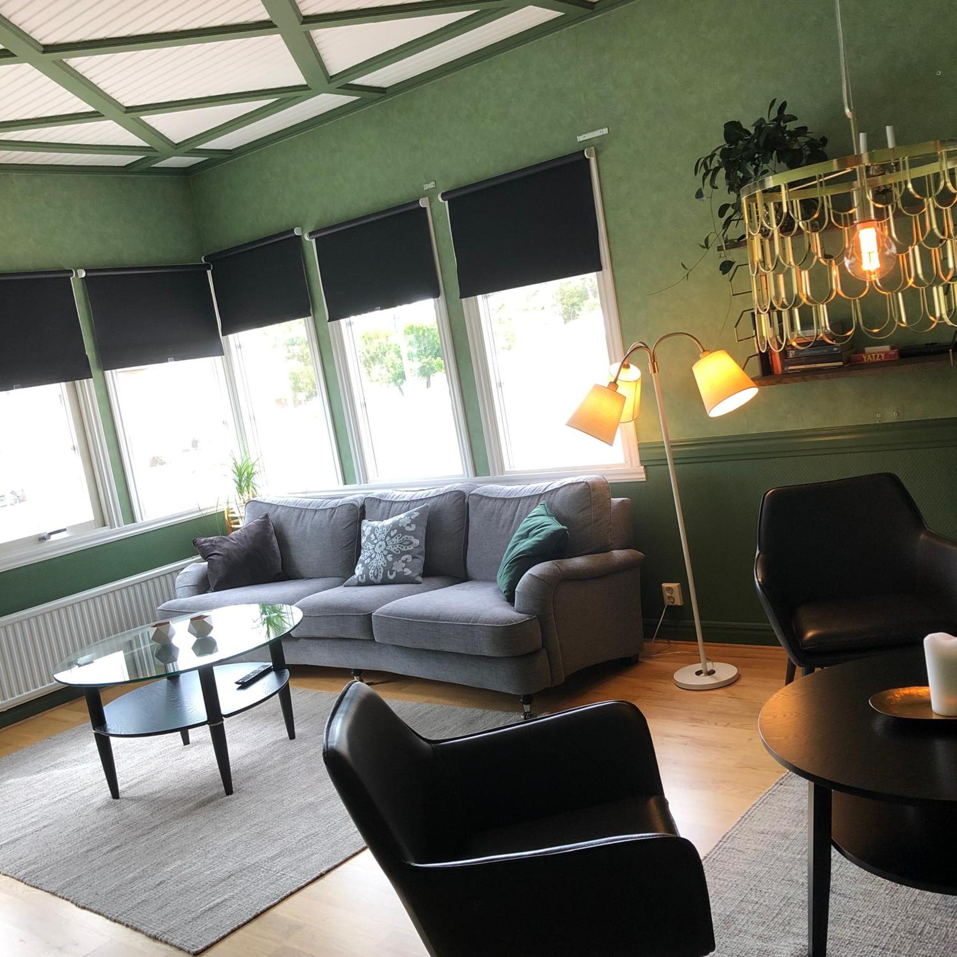 Communal lounge/ TV room