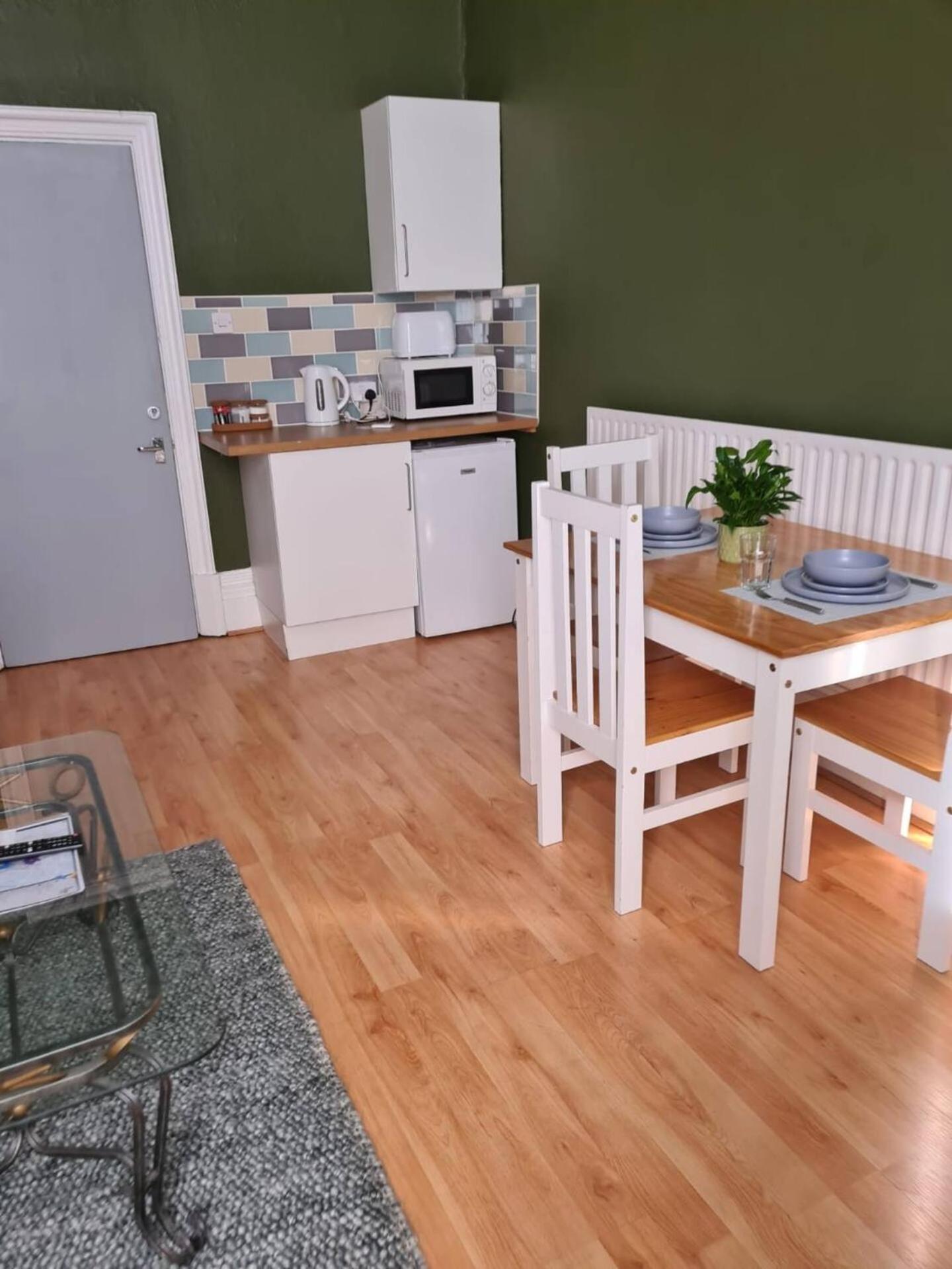 Large Digbeth Double Room Shared Bathroom