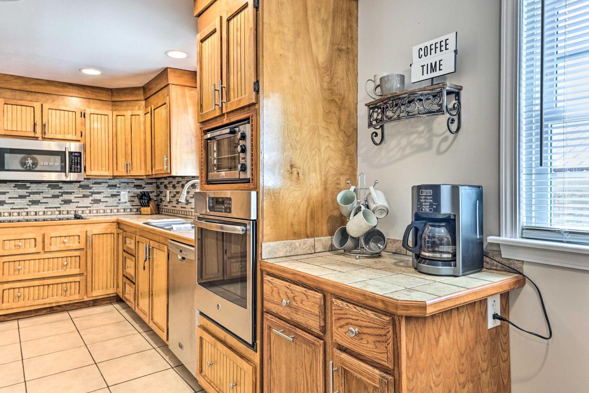 Family-Friendly Sanctuary BBQ, Patio and Yard