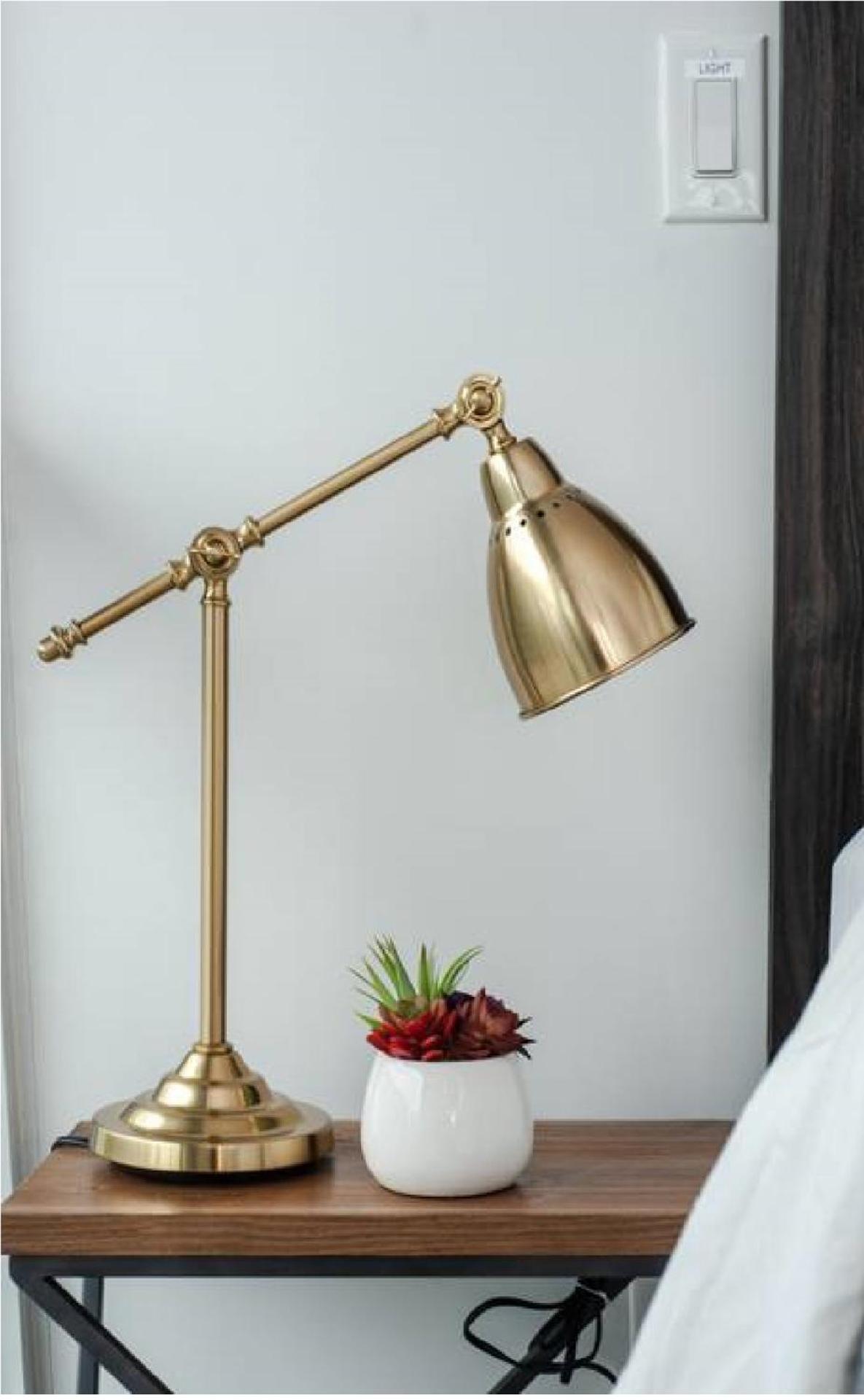 Toronto Downtown Core Two Bedroom Condo with CN Tower View, Free Parking