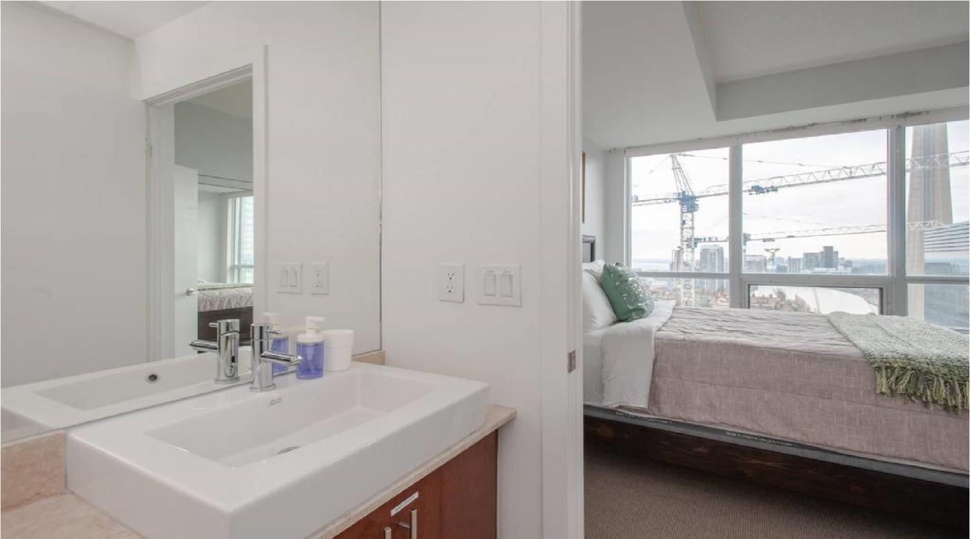 Toronto Downtown Core Two Bedroom Condo with CN Tower View, Free Parking