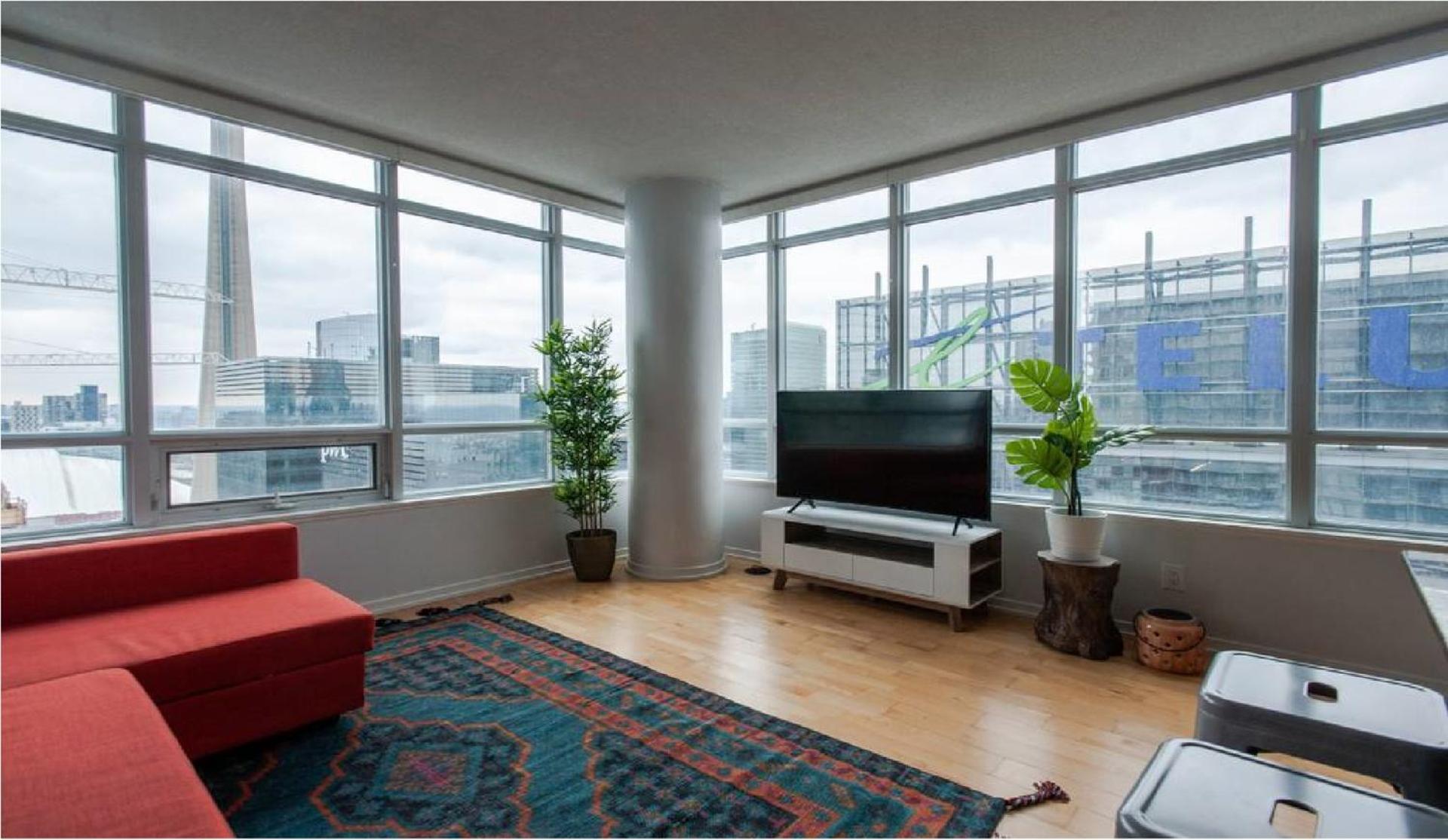 Toronto Downtown Core Two Bedroom Condo with CN Tower View, Free Parking