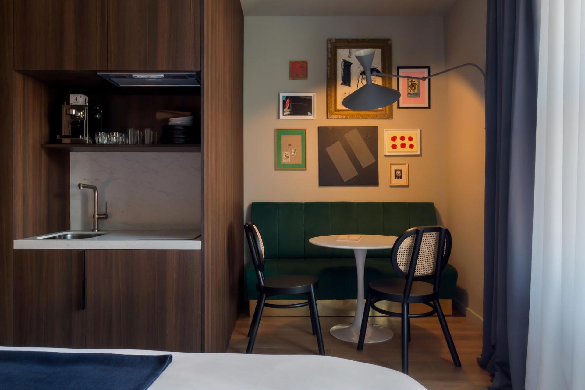 Kitchen or kitchenette