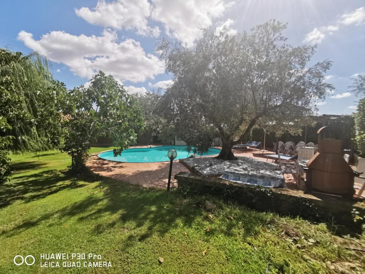 villa di charme con piscina e jacuzzi tra Roma e Viterbo