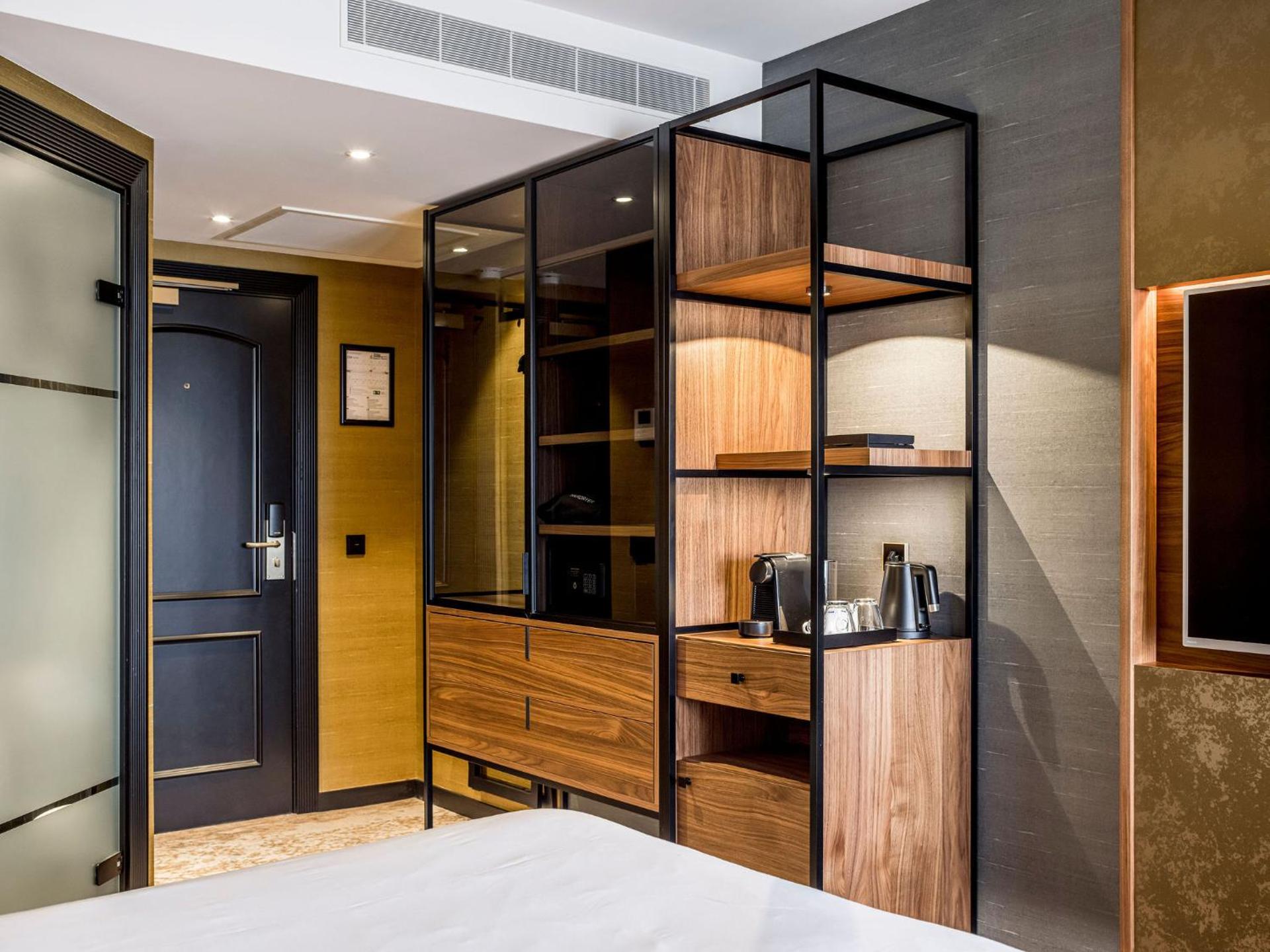 Coffee/tea facilities