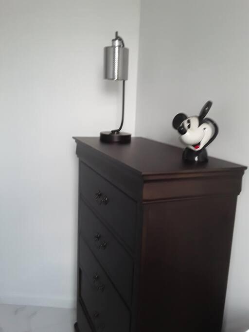 Warm 3 BR for U Near Manhattan View, 15 Min to NYC