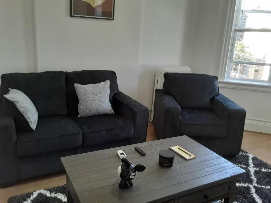 Warm 3 BR for U Near Manhattan View, 15 Min to NYC