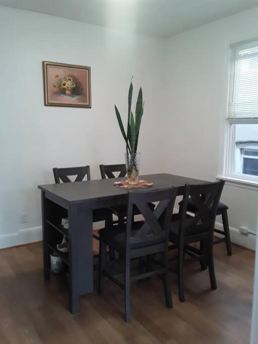Warm 3 BR for U Near Manhattan View, 15 Min to NYC