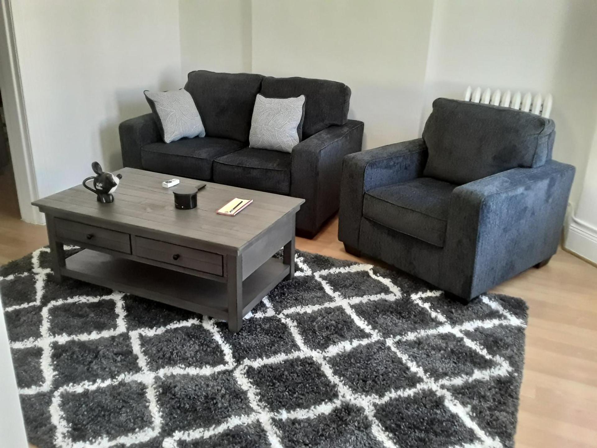 Warm 3 BR for U Near Manhattan View, 15 Min to NYC