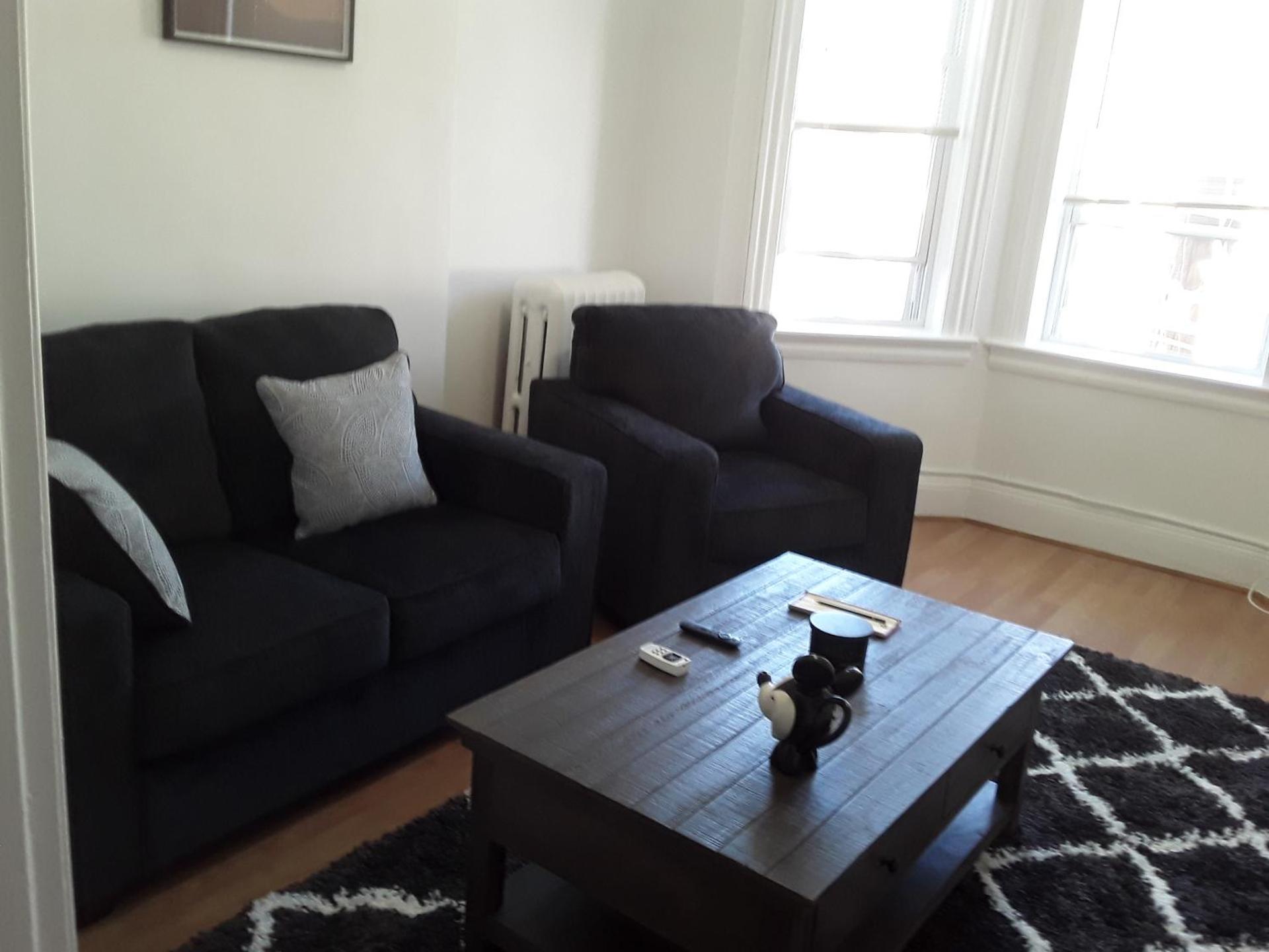 Warm 3 BR for U Near Manhattan View, 15 Min to NYC