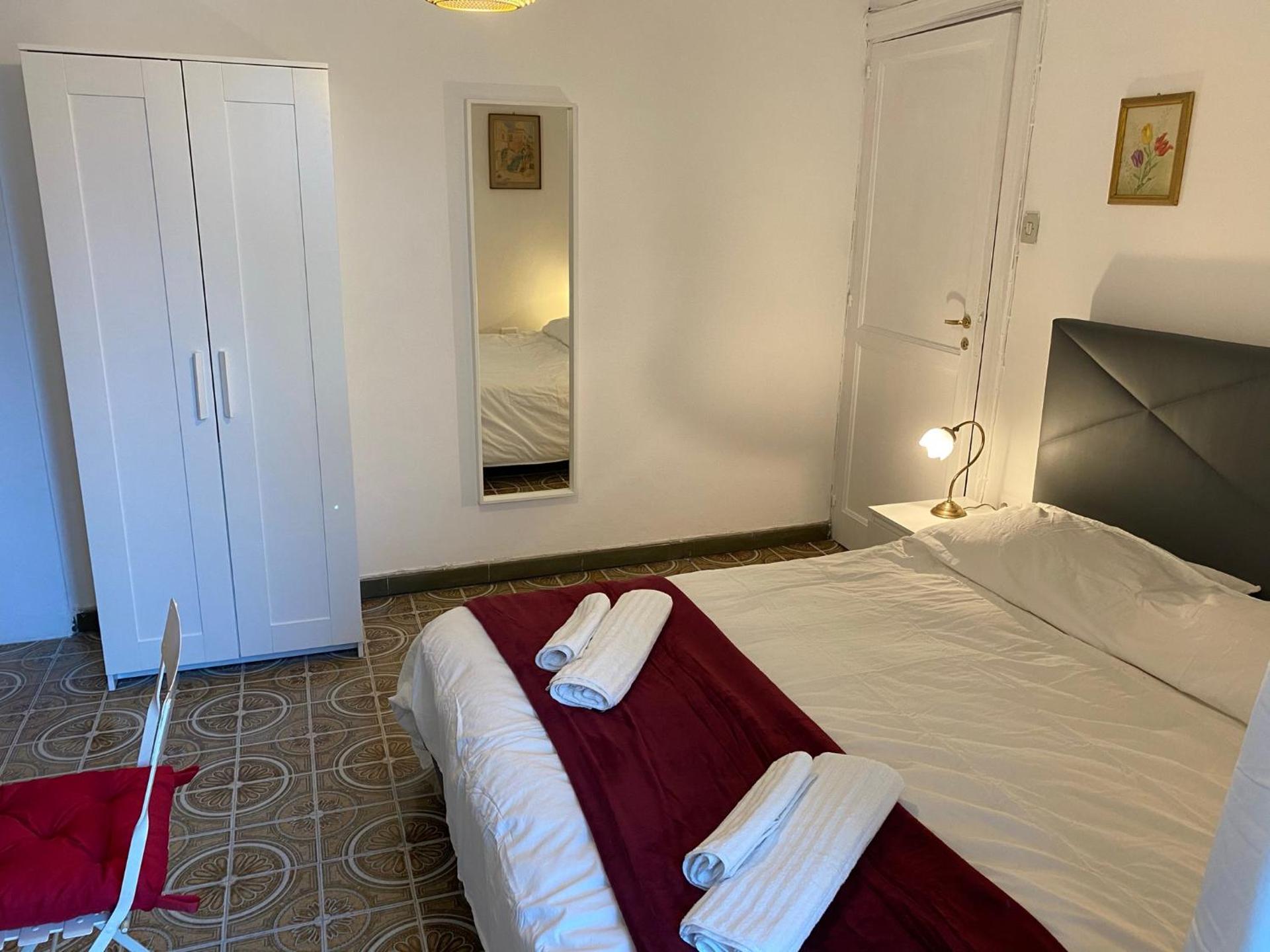 Rooms in San Domenico Maggiore 3