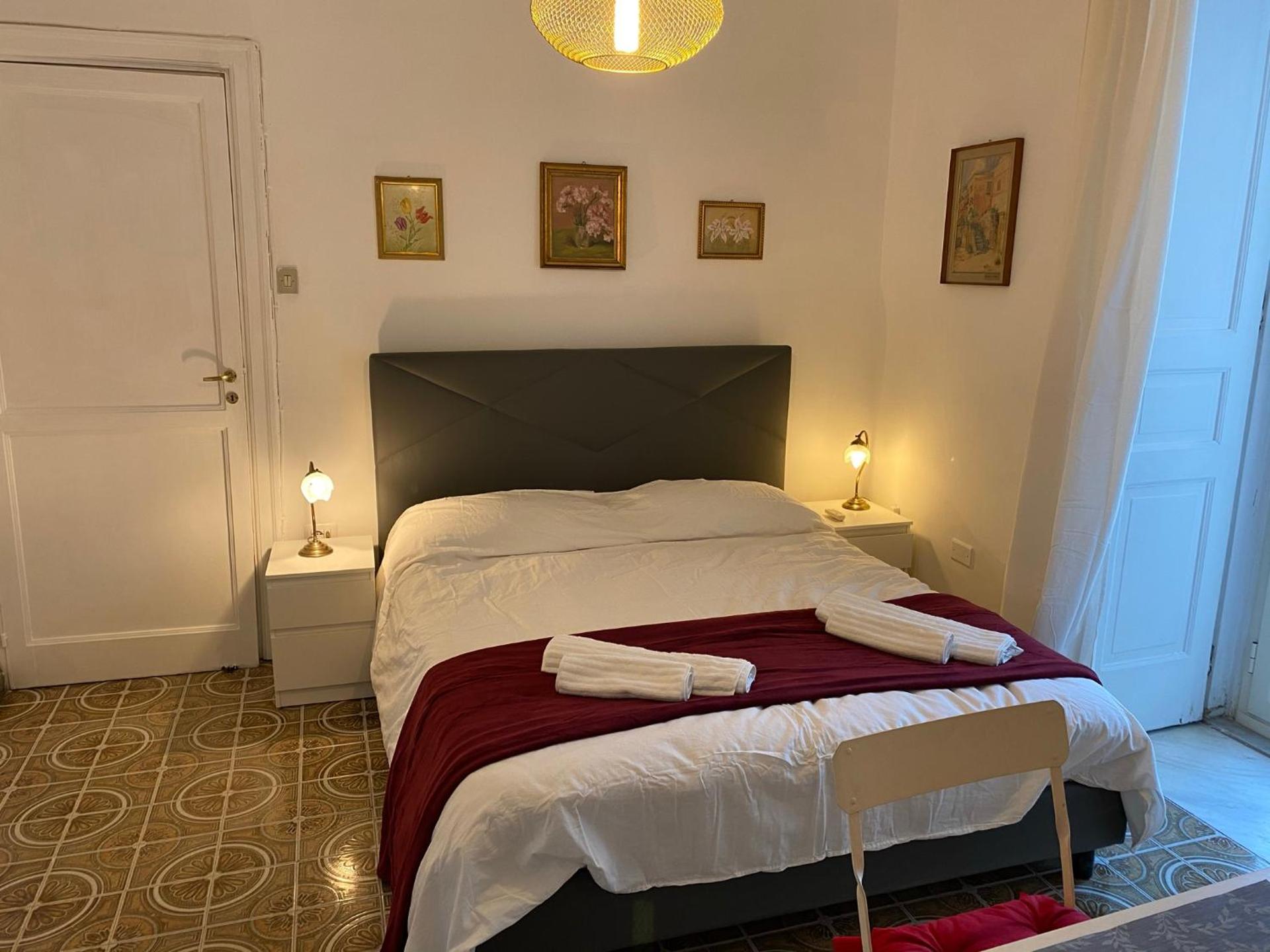 Rooms in San Domenico Maggiore 3
