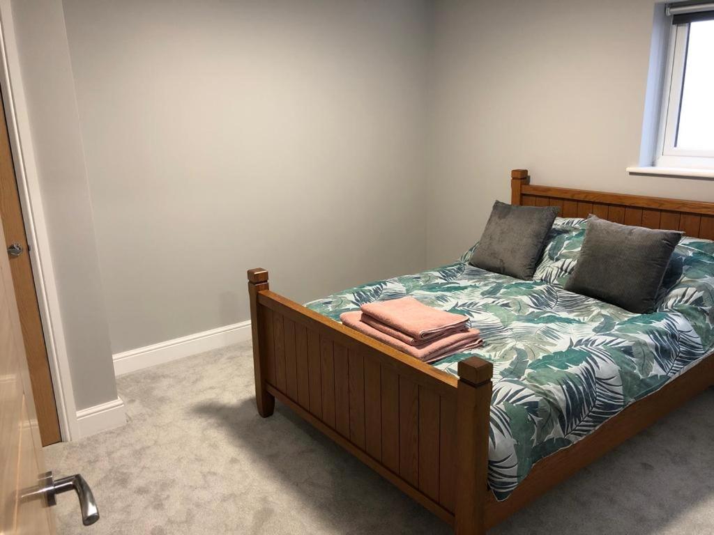 New ground floor 2 bed flat close to the beach