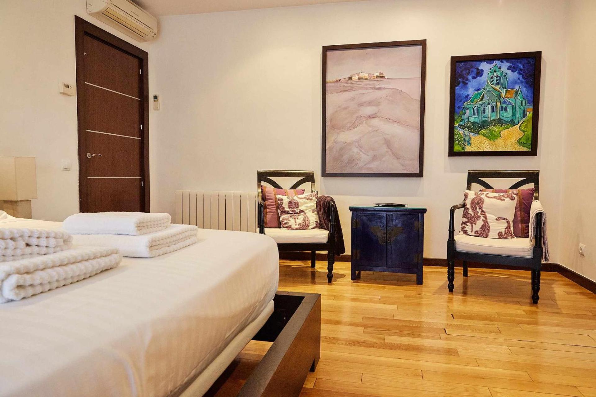 Photo of the whole room