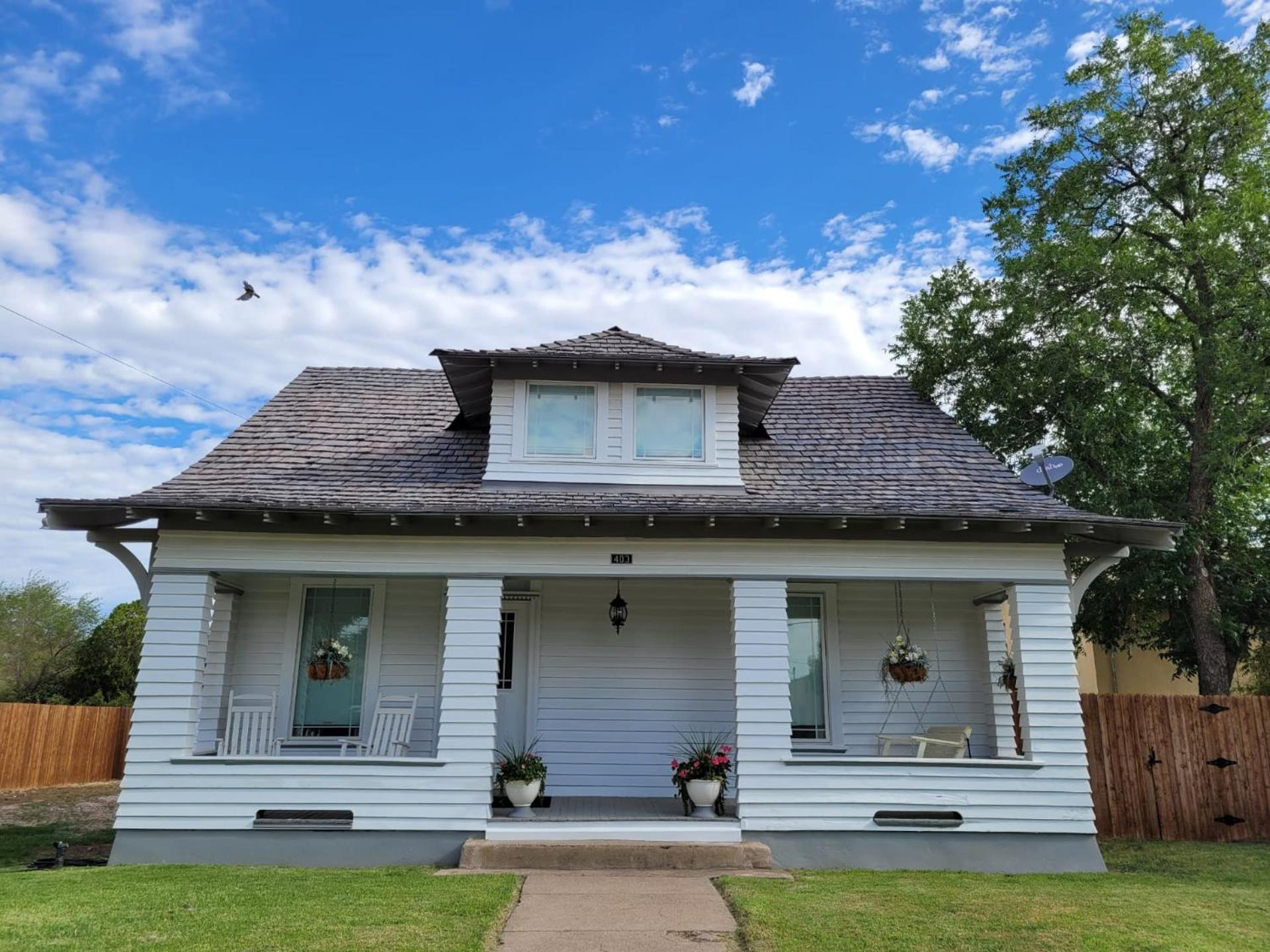 Holland House - Historic and Sophisticated