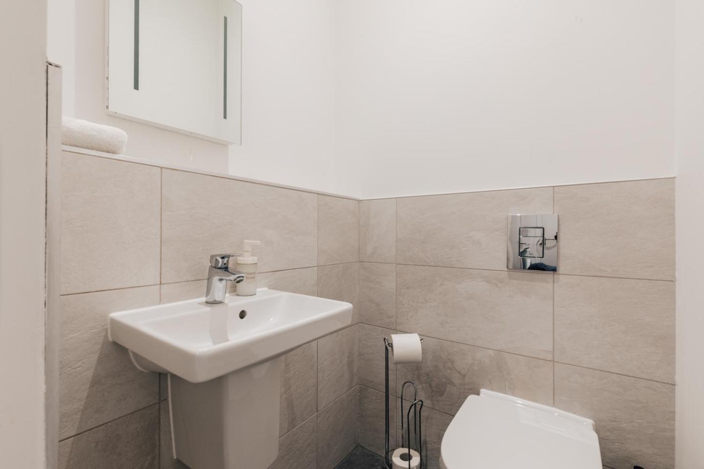 Redland Stay In Bespoke Home 2 of 2