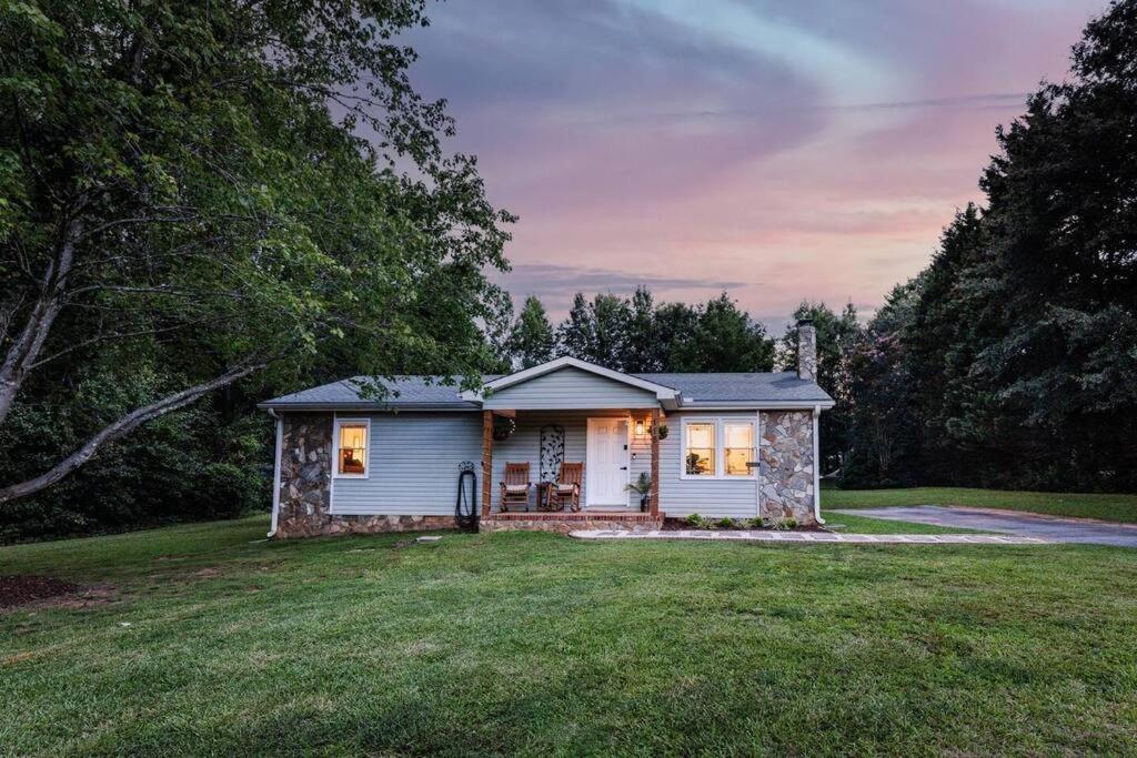 Sidney Springs Cottage