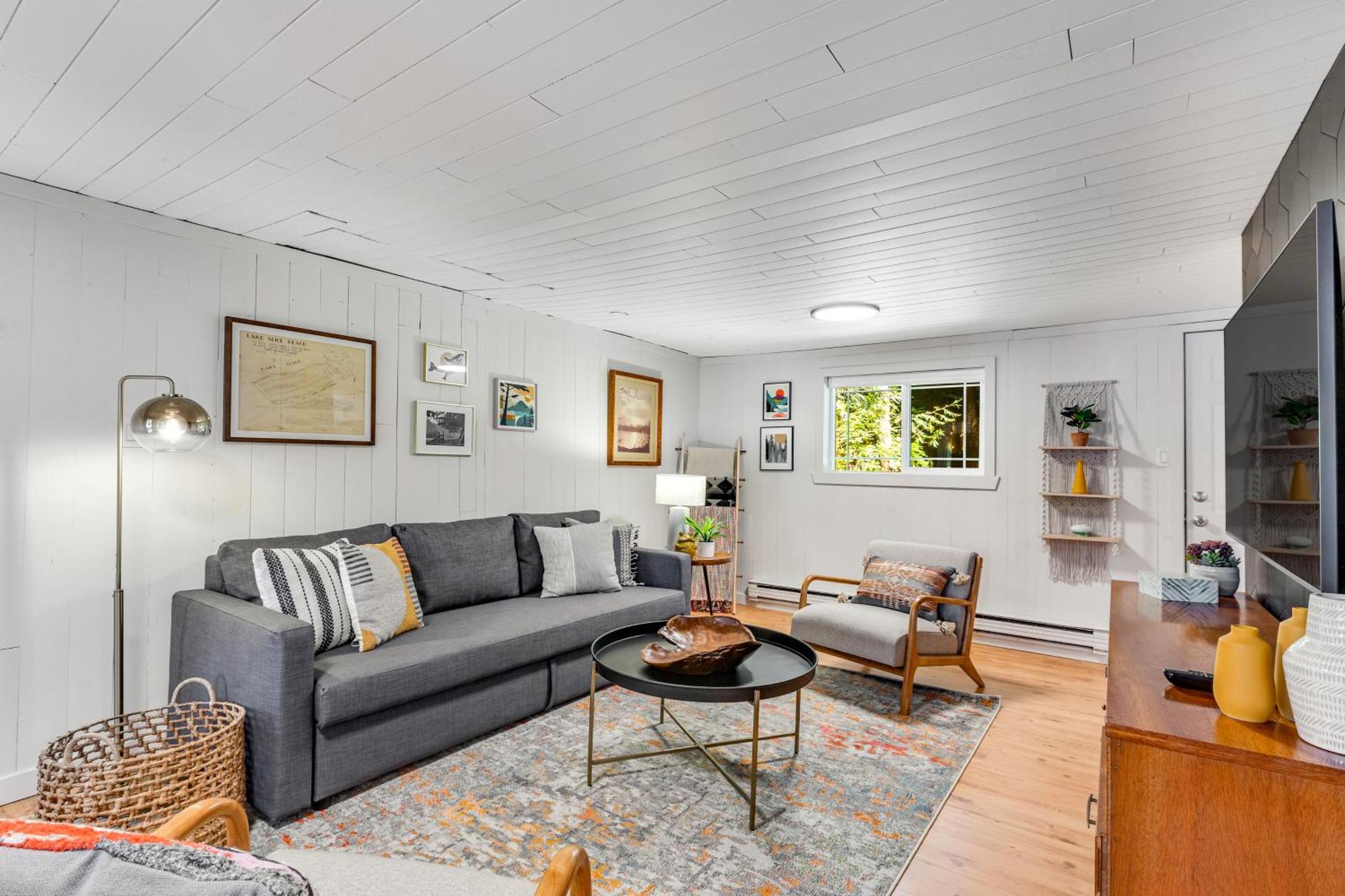 Moonlight Cottage at Lake Alice