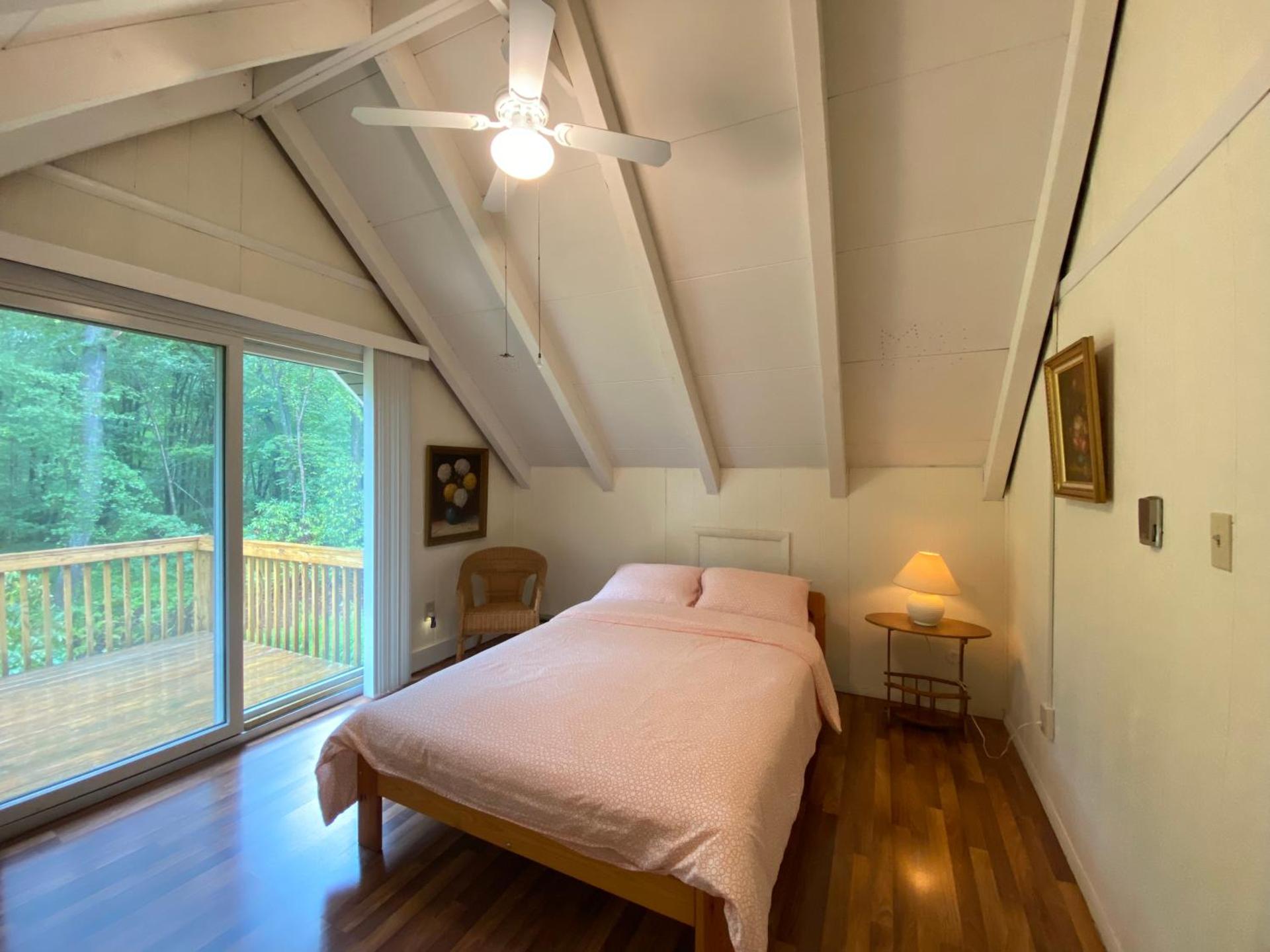 Secluded Greekside Cabin near Camelback