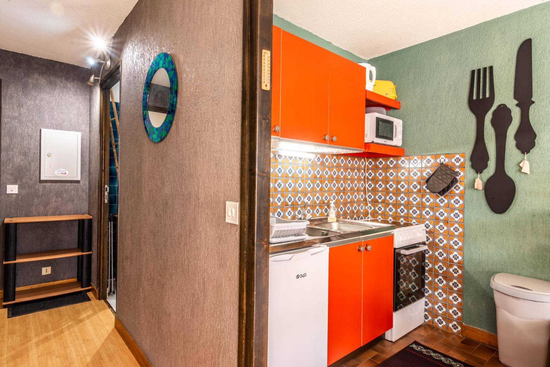 Kitchen or kitchenette