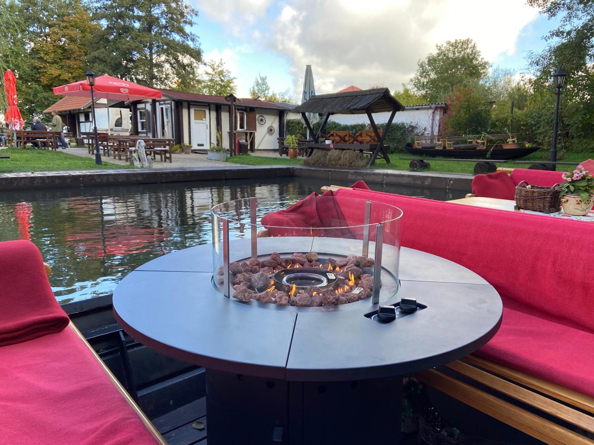 Bei der Kahnfährfrau Mit NEUEM Innenhof Garten