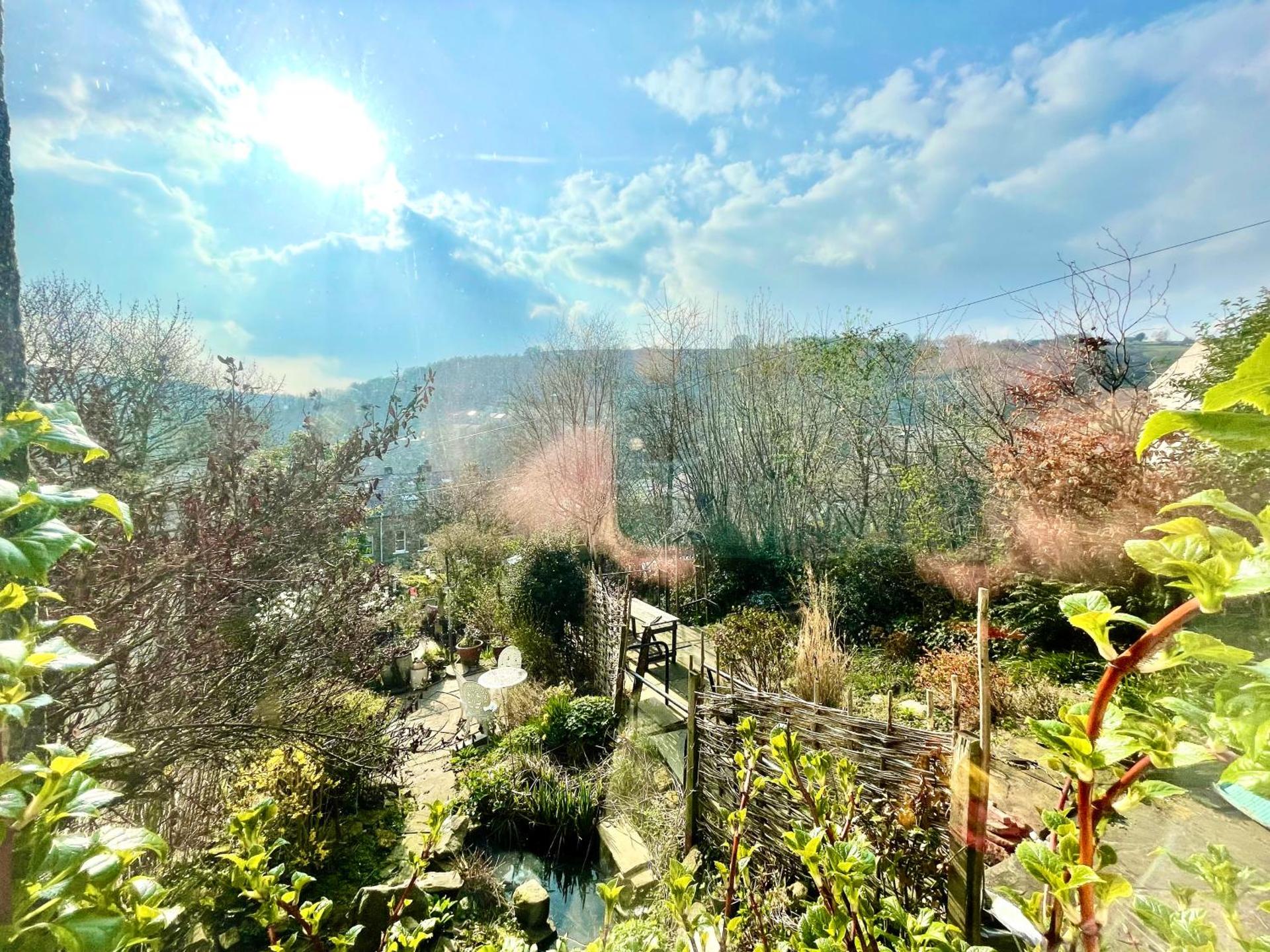 Nutclough Cottage - Log Fire and Valley View - Sleeps 2