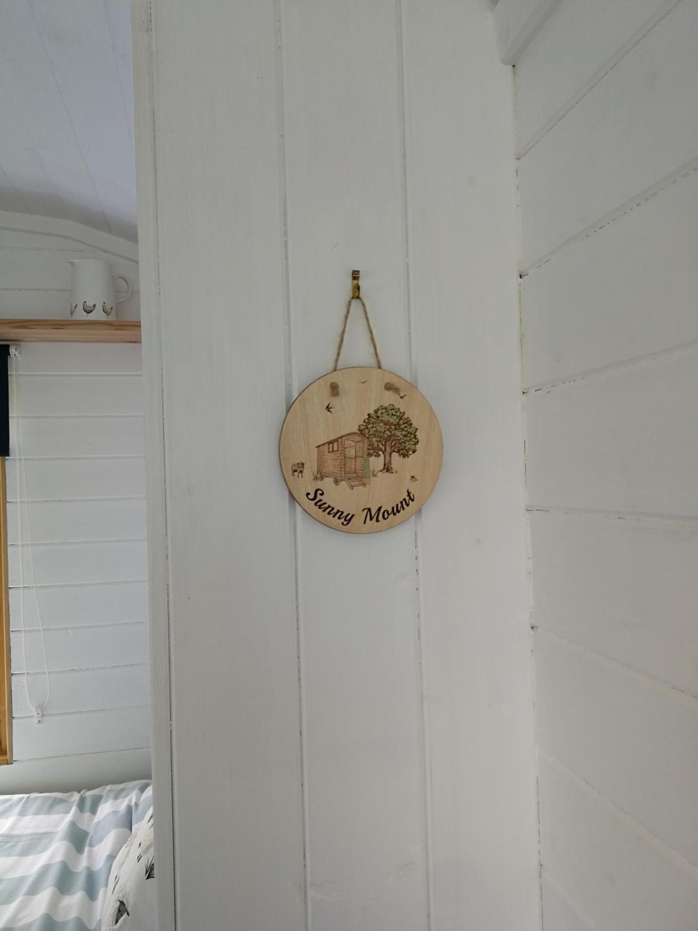 Sunny Mount Shepherd's Hut