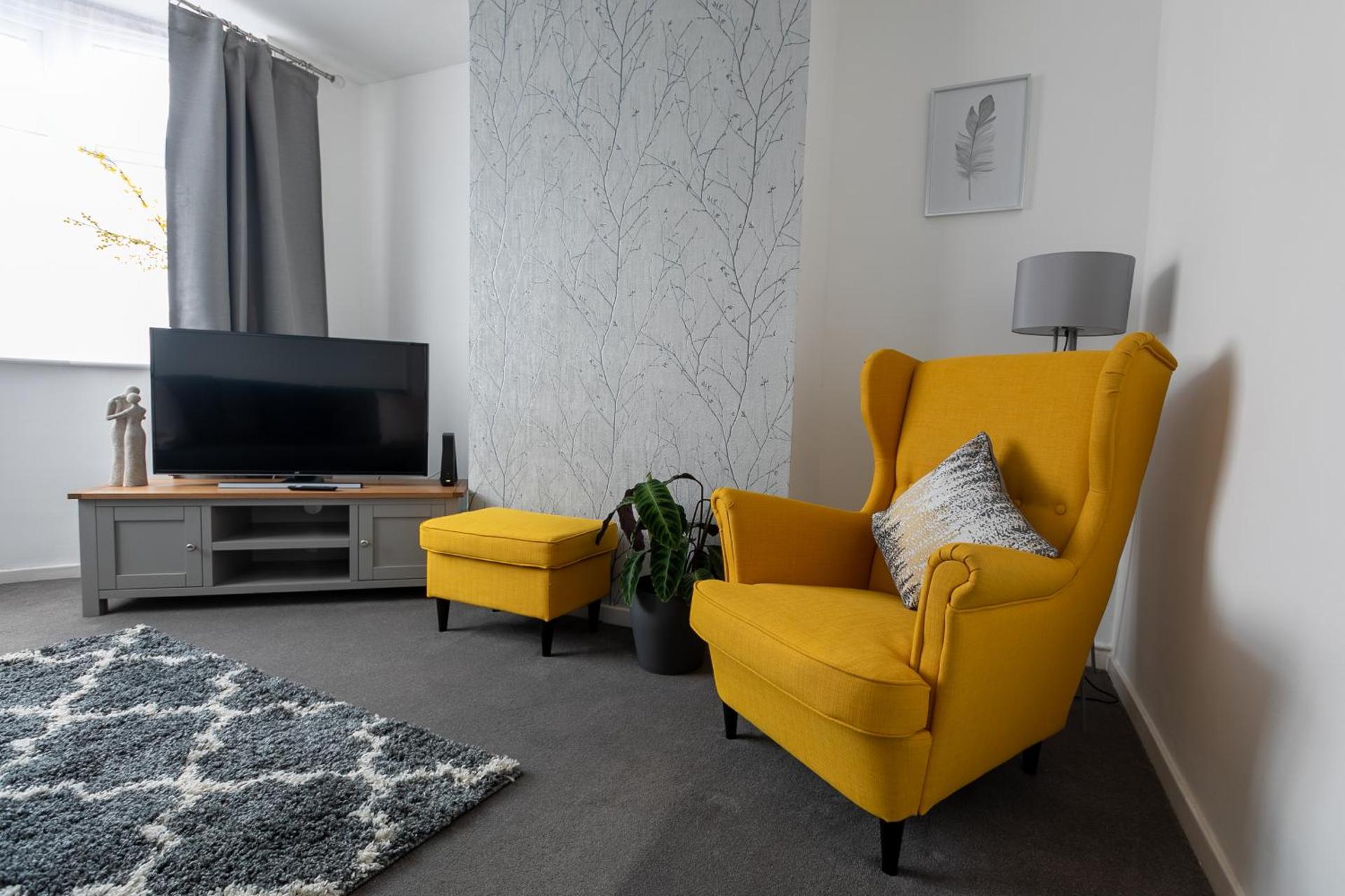 Ludlow Drive a 3 bed Contractor family Town house in melton Mowbray with Parking