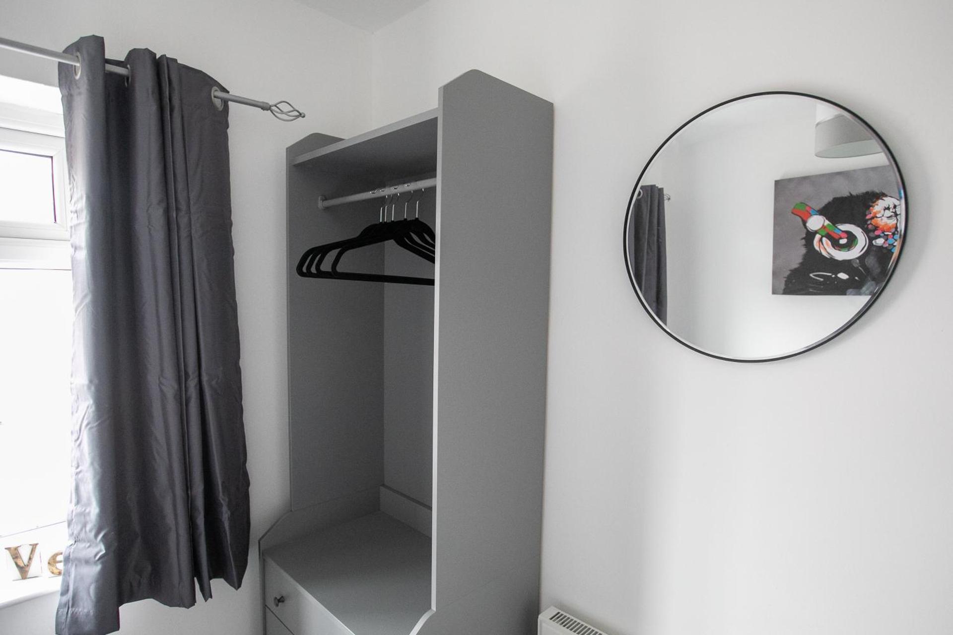 Ludlow Drive a 3 bed Contractor family Town house in melton Mowbray with Parking