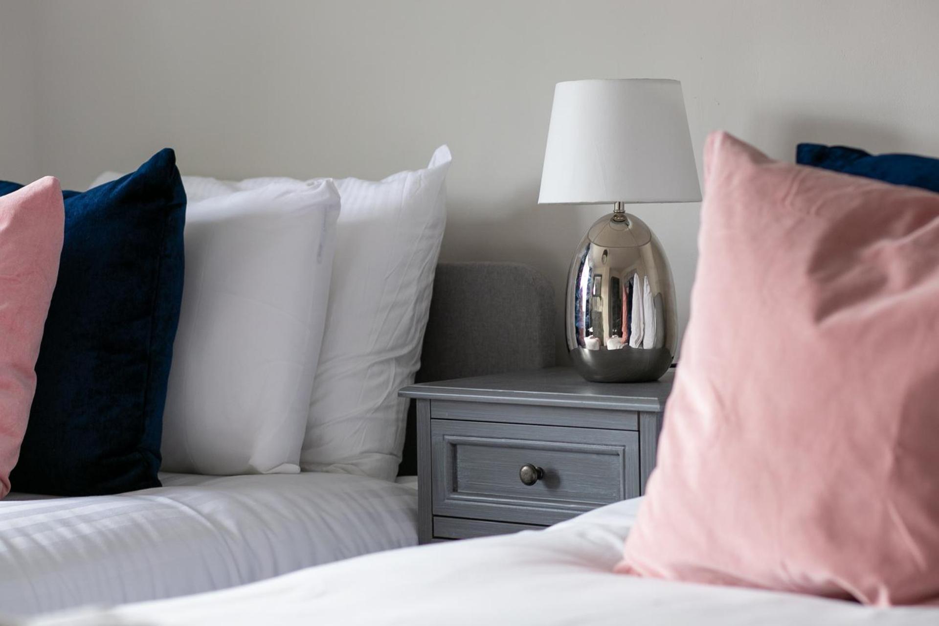 Ludlow Drive a 3 bed Contractor family Town house in melton Mowbray with Parking