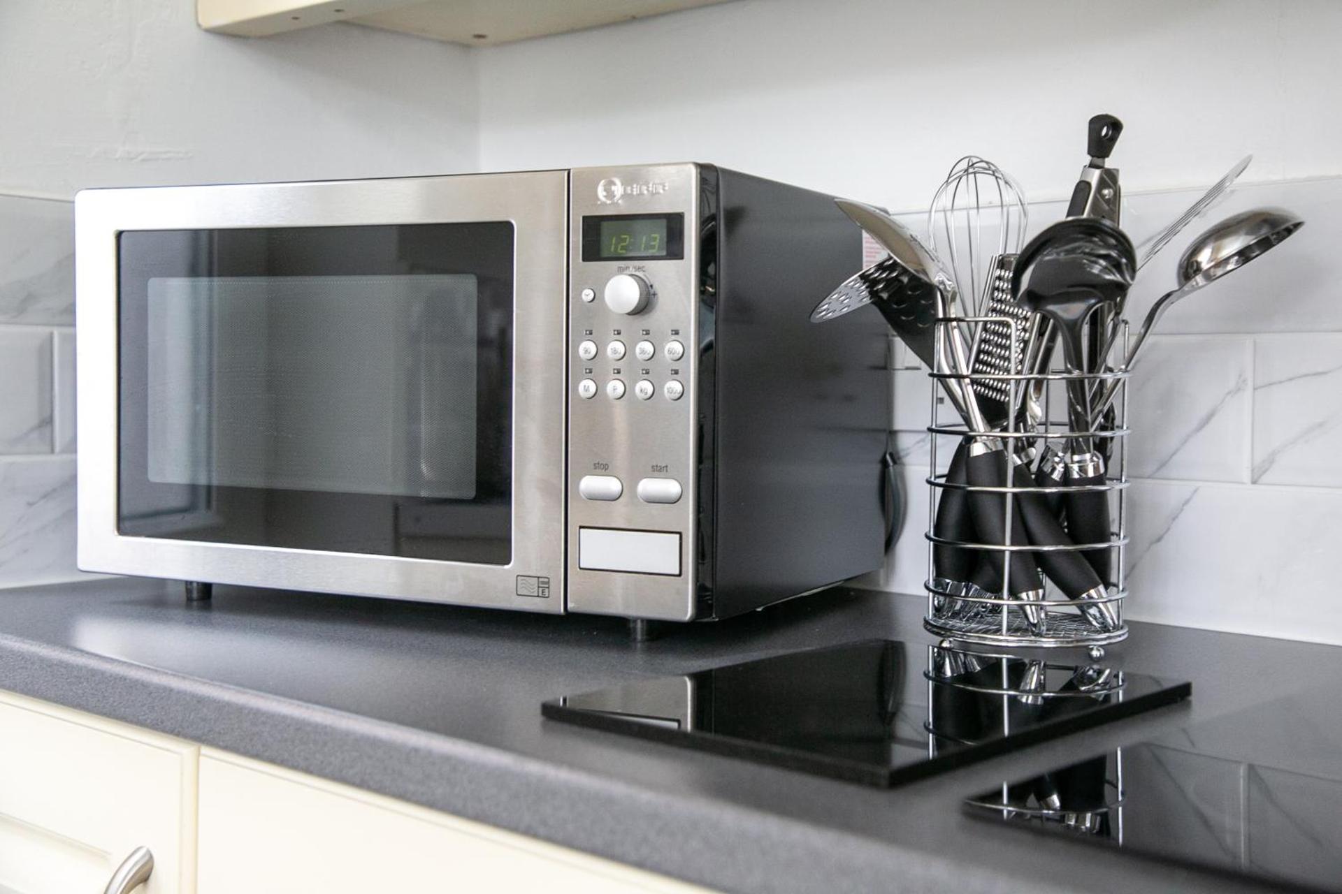 Ludlow Drive a 3 bed Contractor family Town house in melton Mowbray with Parking