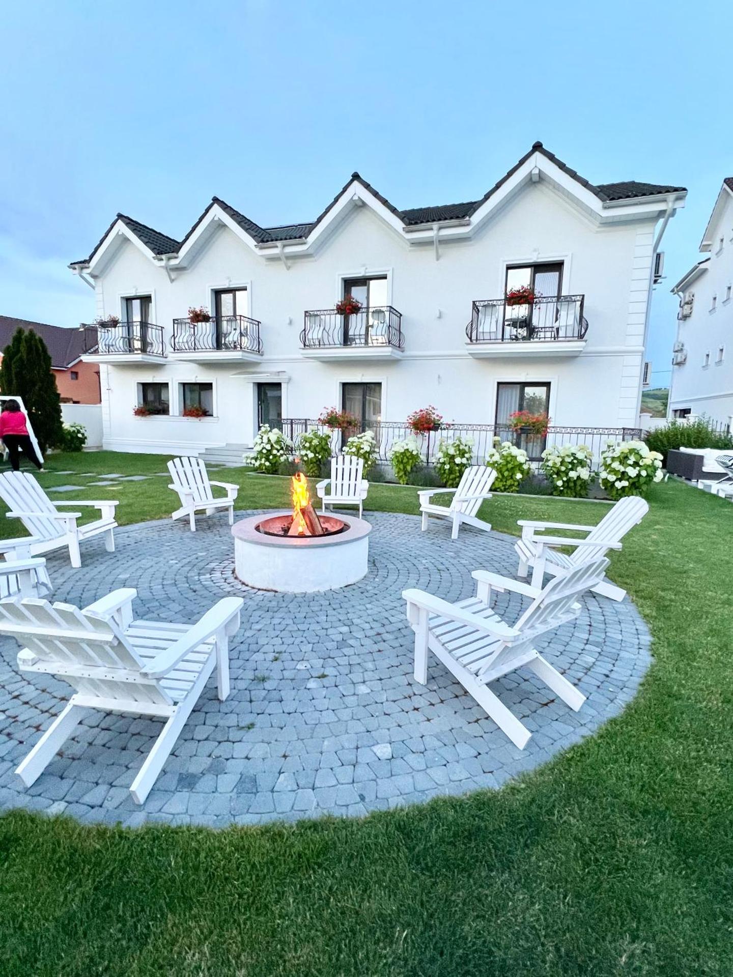 Krystal Boutique Mansion