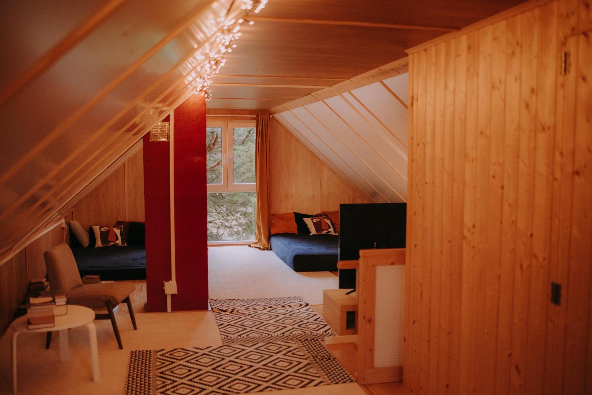 Communal lounge/ TV room