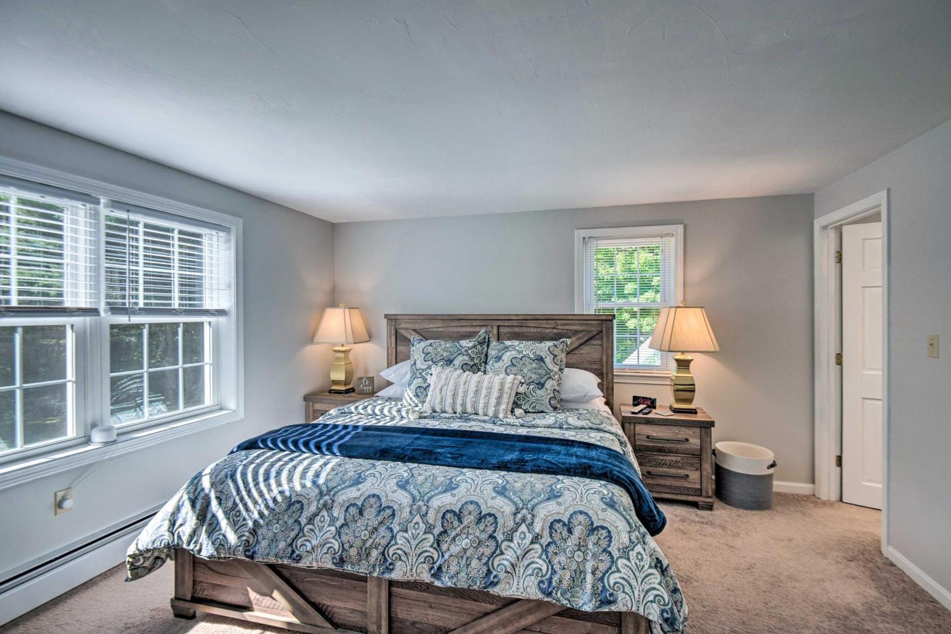 Charming Saco Home with Deck, 5 Mi to Beach!