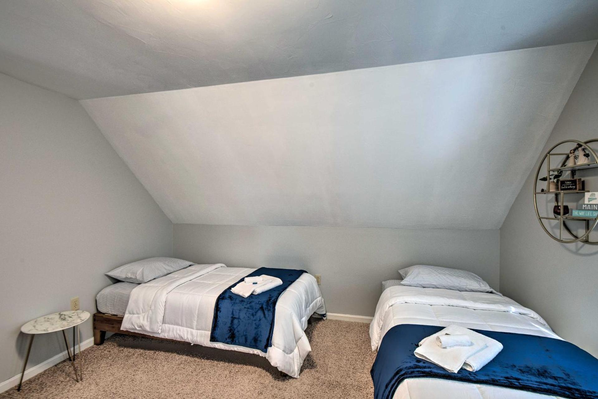 Charming Saco Home with Deck, 5 Mi to Beach!