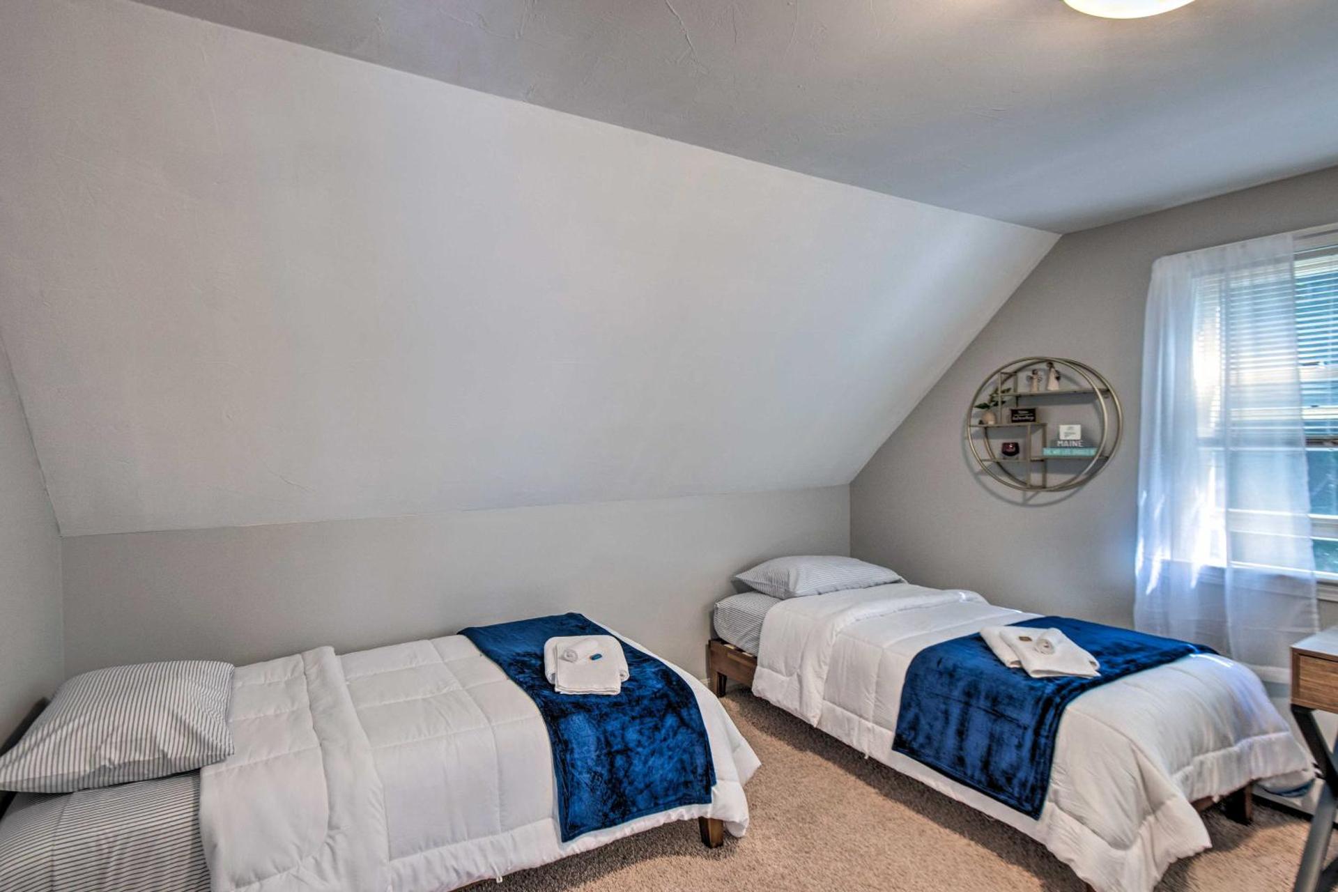 Charming Saco Home with Deck, 5 Mi to Beach!