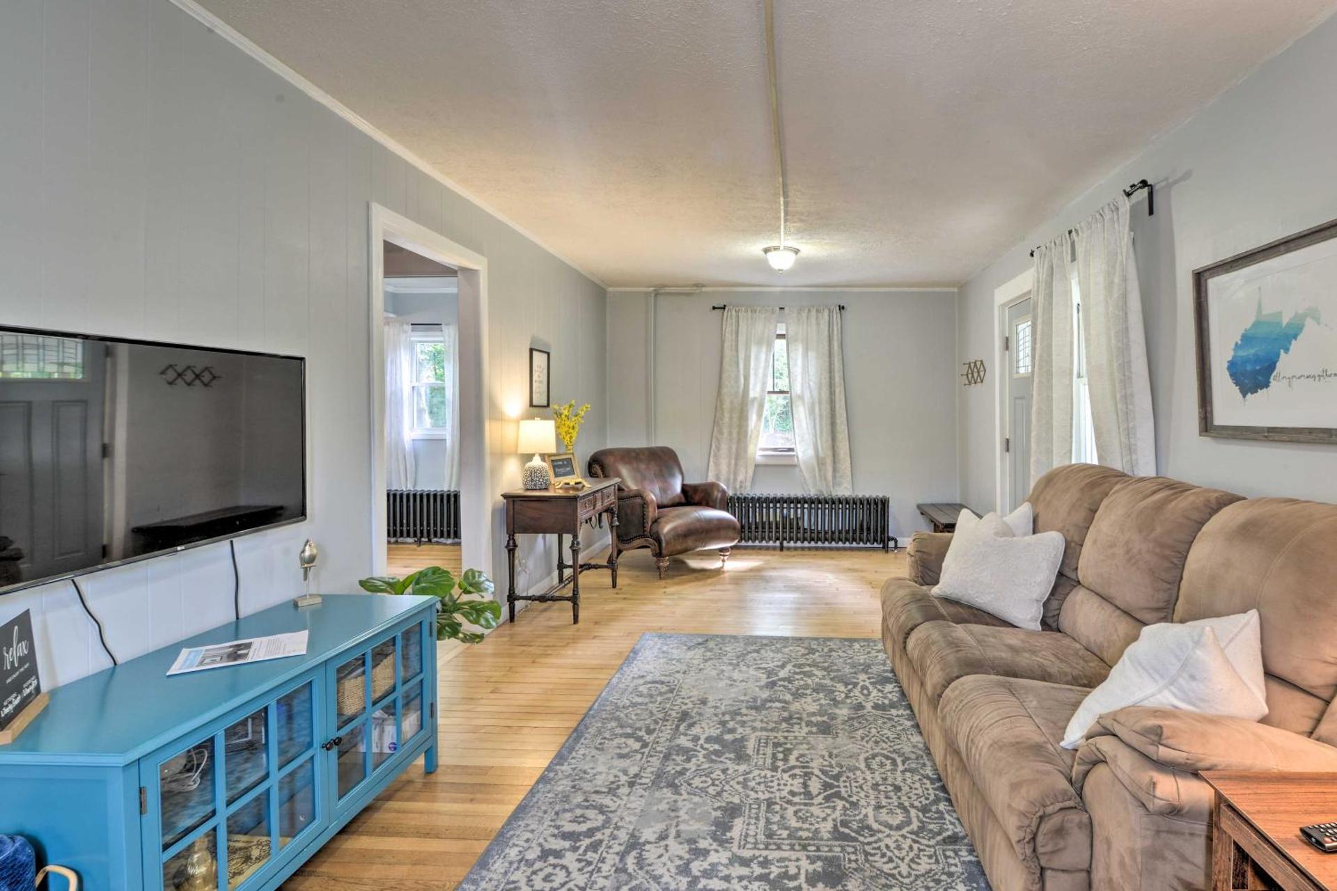 Enchanting Family House with Balcony Less Than 3 Mi to WVU!