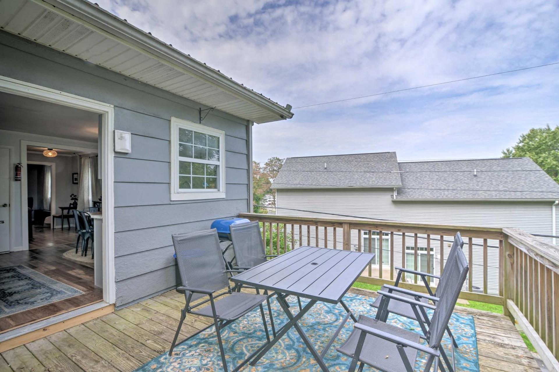 Enchanting Family House with Balcony Less Than 3 Mi to WVU!