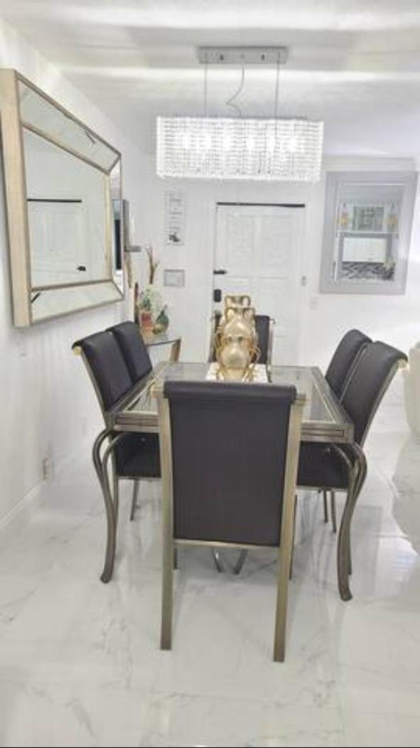 Palm Springs 3-Bedroom 2-Bath 5 Miles to the Beach