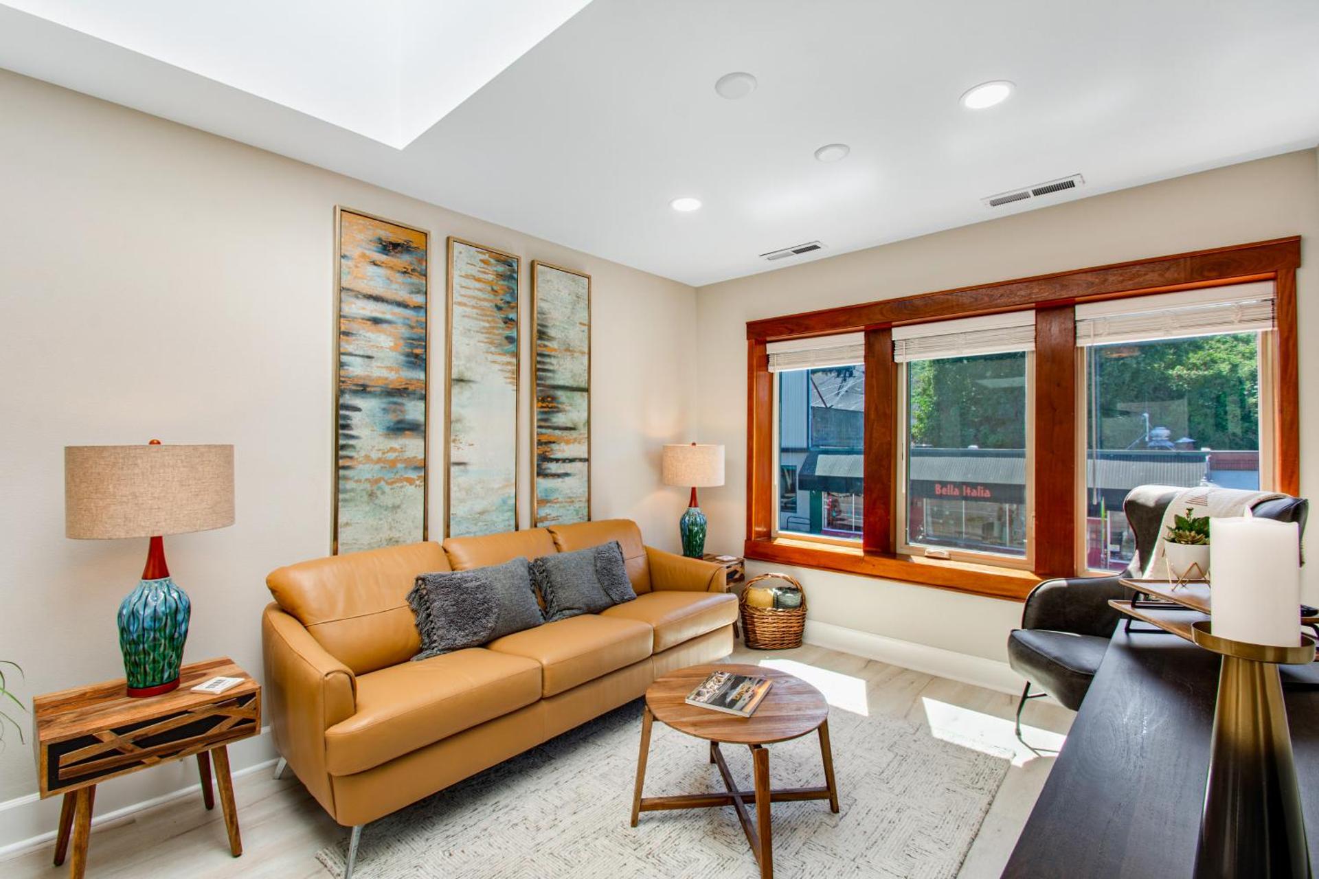 Port Angeles City View Loft