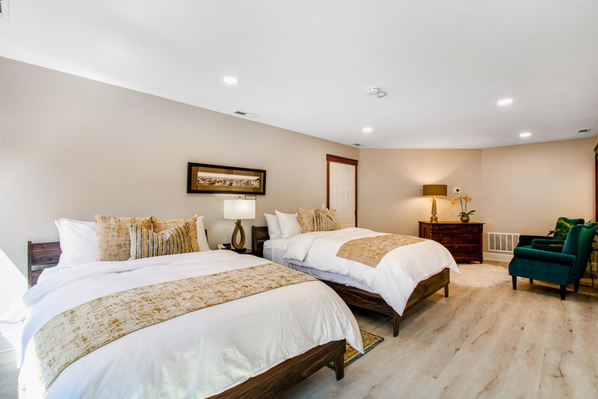 Port Angeles City View Loft