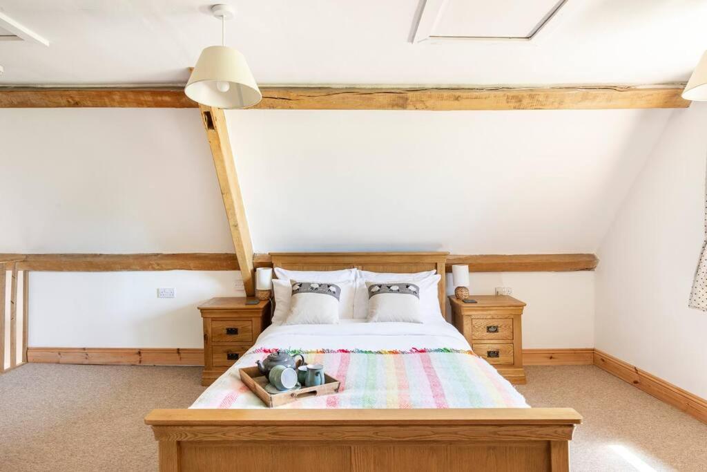 Beech Cottage, spacious rural retreat